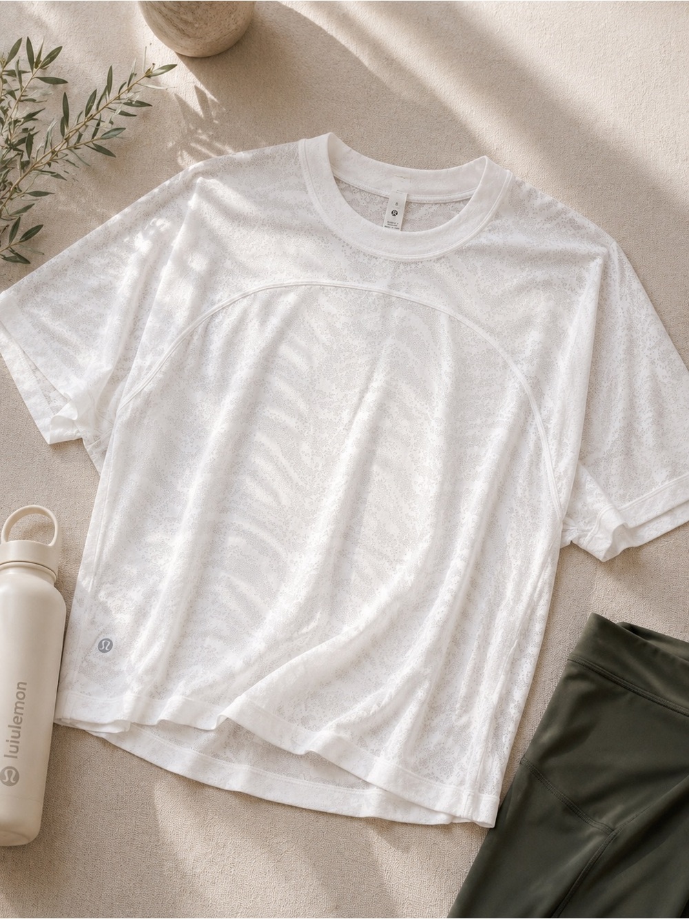 Lululemon White Sheer Jacquard Oversized Tee Size 8